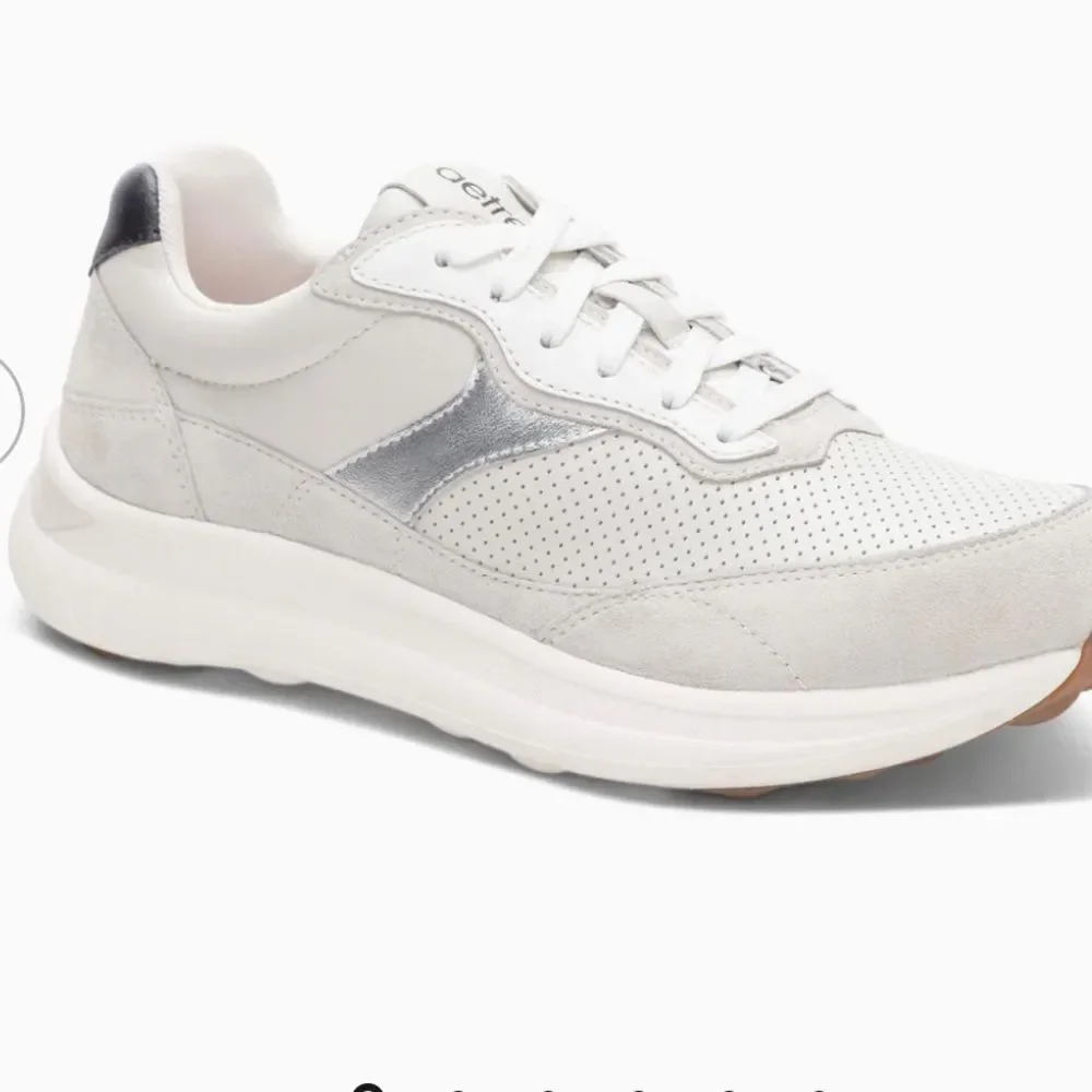Aetrex Emily Lace Up Sneaker 7.5-8